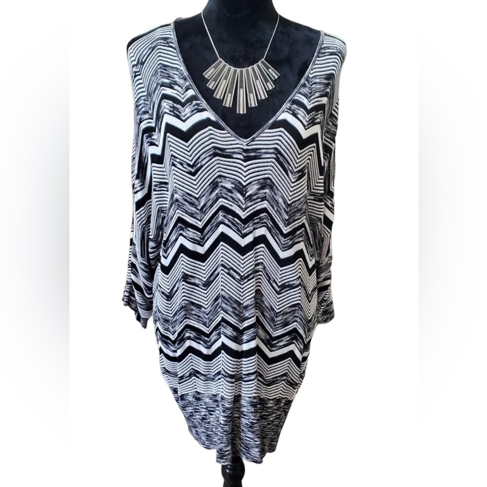LANE BRYANT - VNeck Sweater Sz 26/28